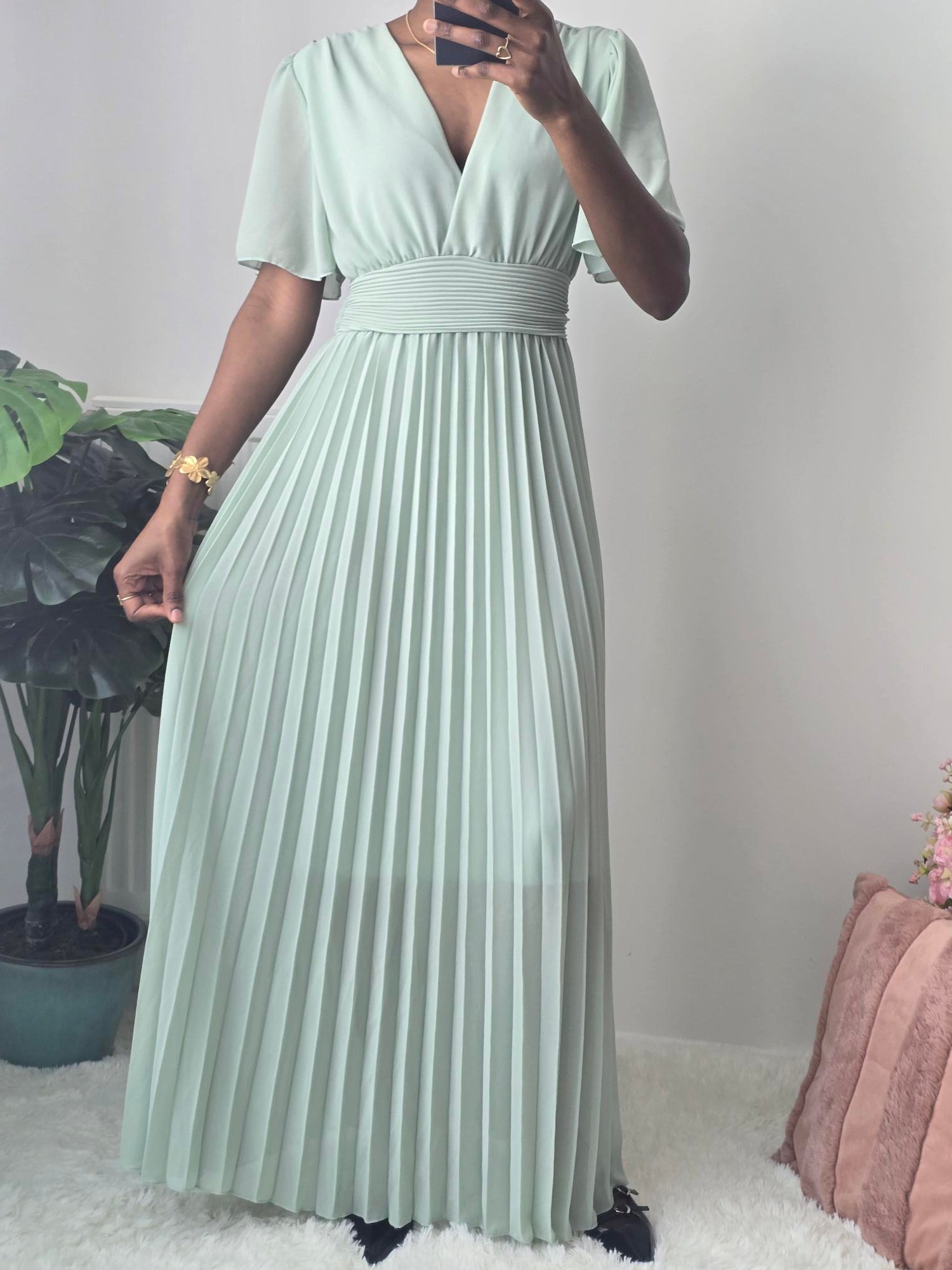 Robe longue plissée vert sauge ✦ Élégance douce & silhouette fluide La Chica