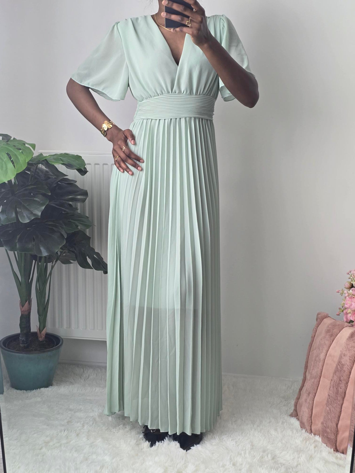 Robe longue plissée vert sauge ✦ Élégance douce & silhouette fluide La Chica