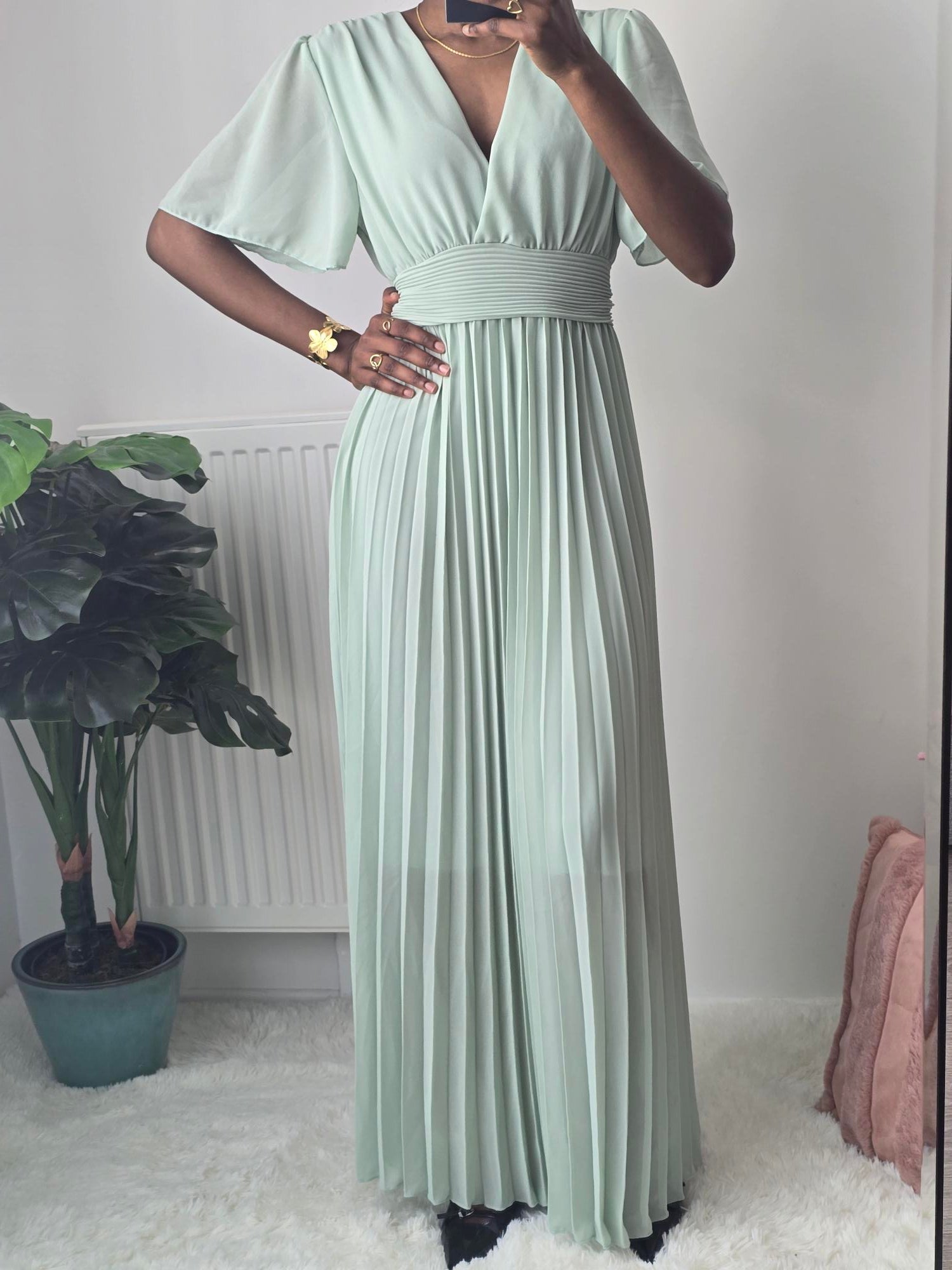 Robe longue plissée vert sauge ✦ Élégance douce & silhouette fluide La Chica