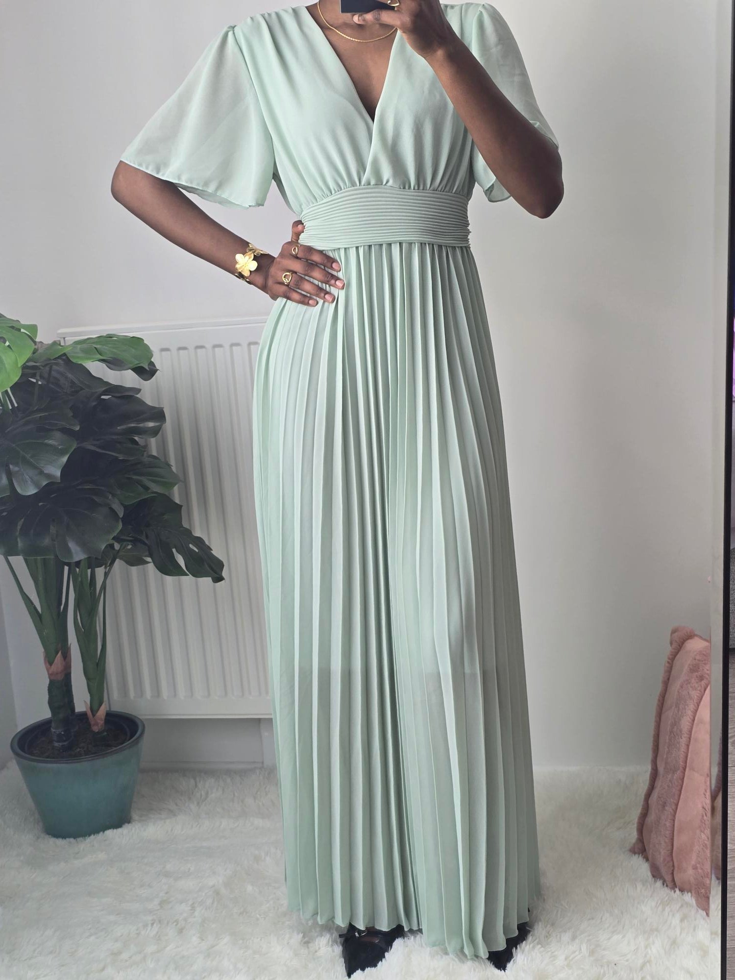 Robe longue plissée vert sauge ✦ Élégance douce & silhouette fluide La Chica