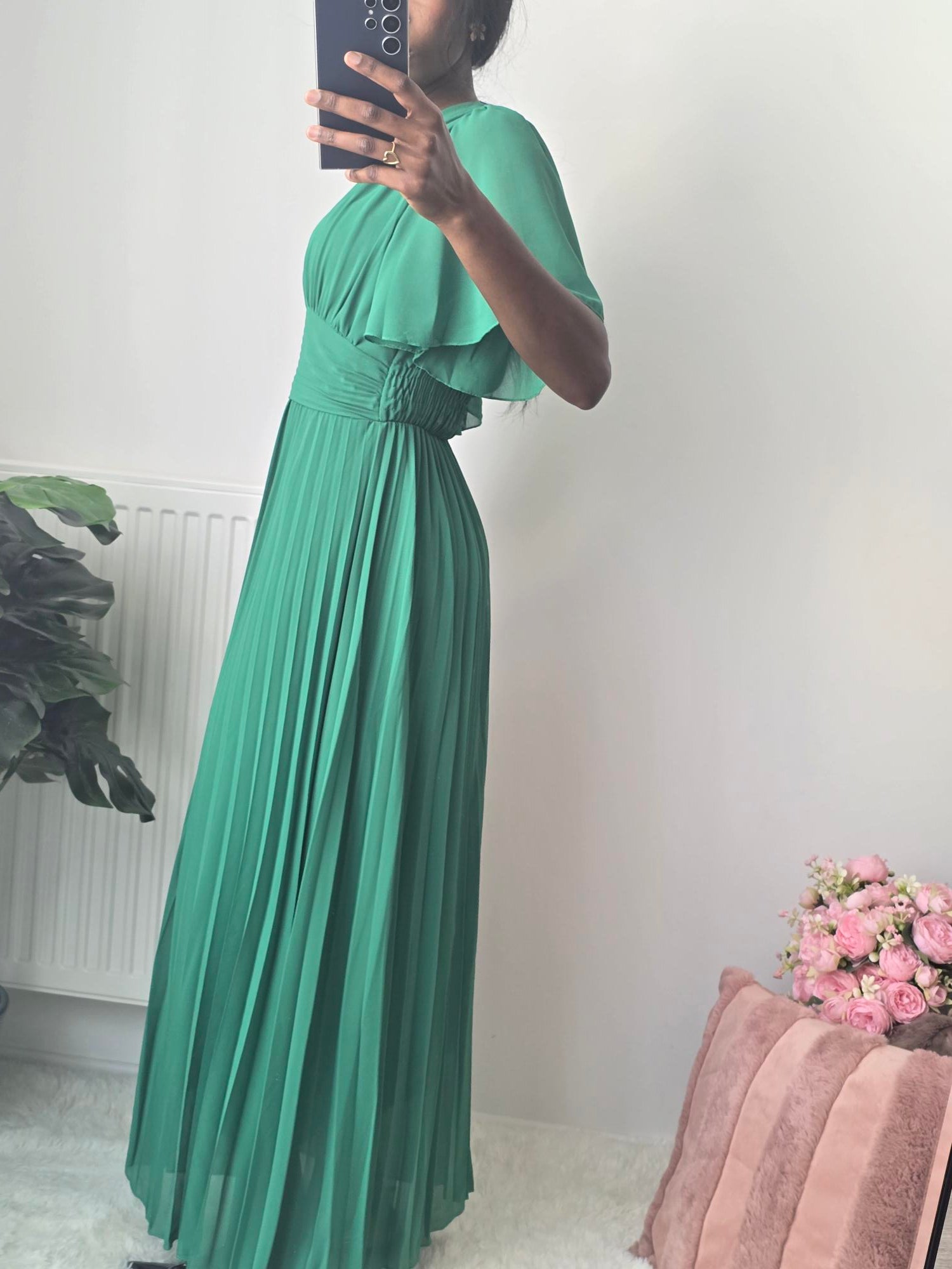 Robe longue plissée verte ✦ Coupe fluide & col cache-cœur La Chica