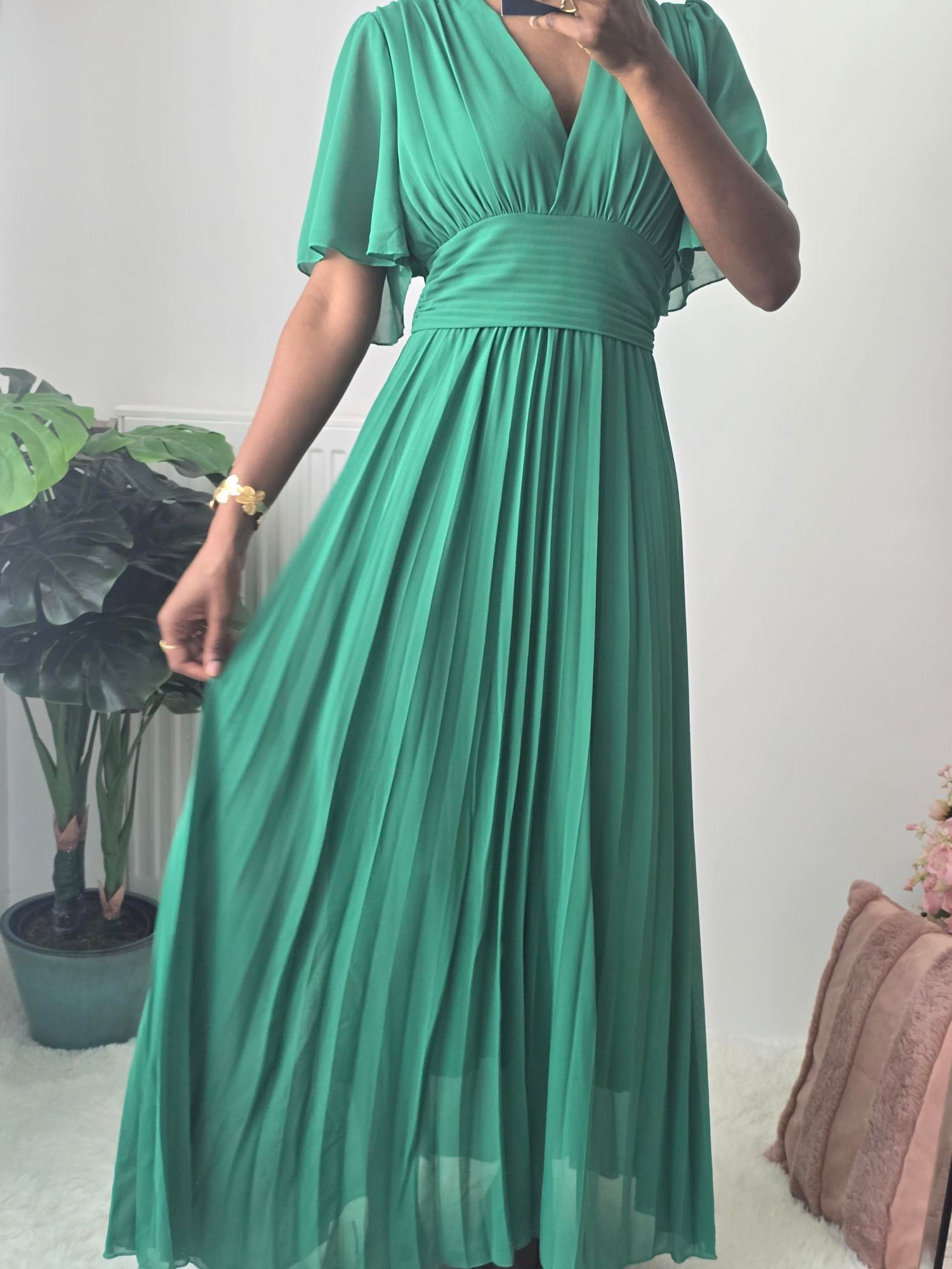 Robe longue plissée verte ✦ Coupe fluide & col cache-cœur La Chica