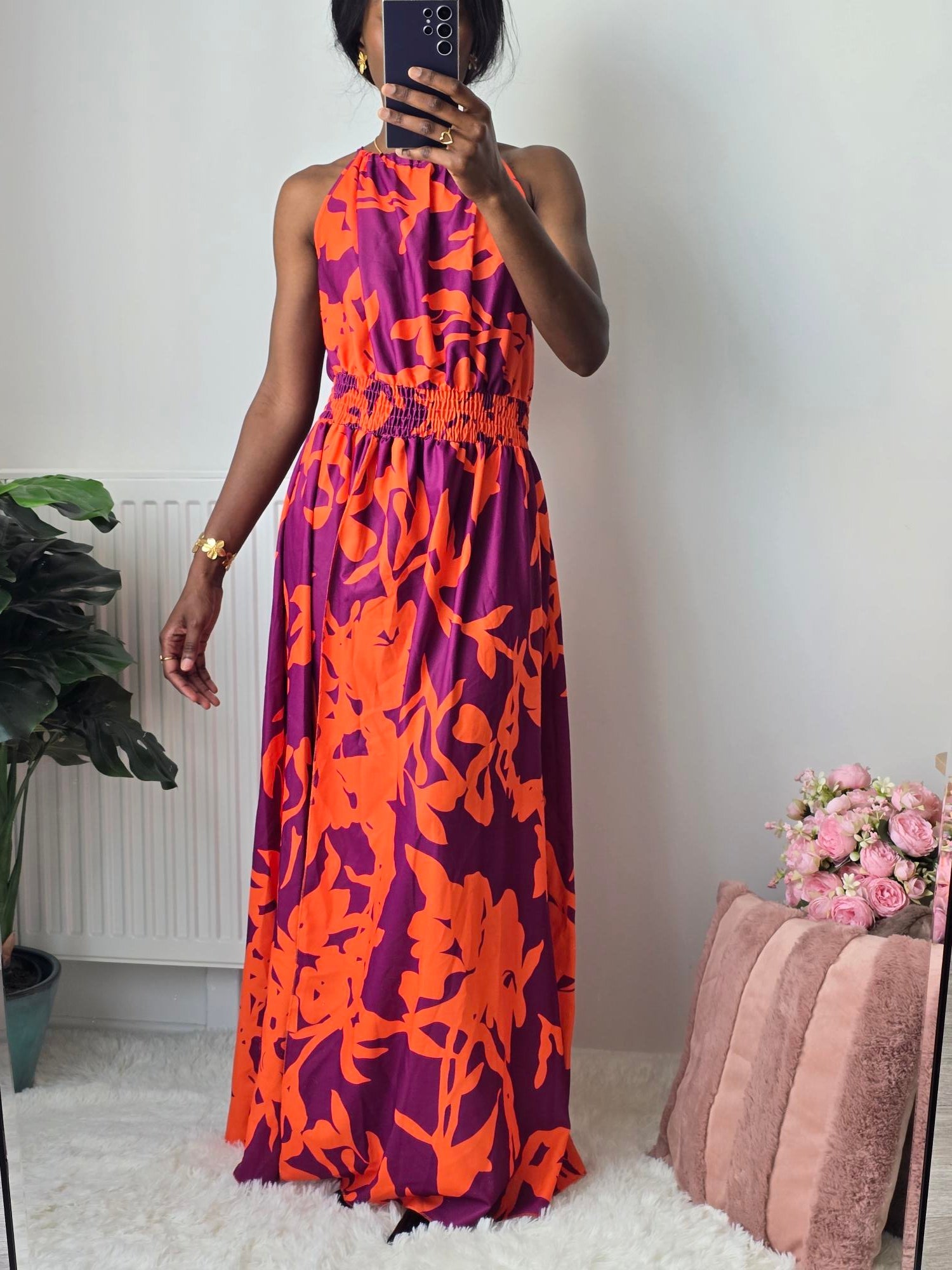 Robe longue fluide col halter ✦ Imprimé violet & orange La Chica