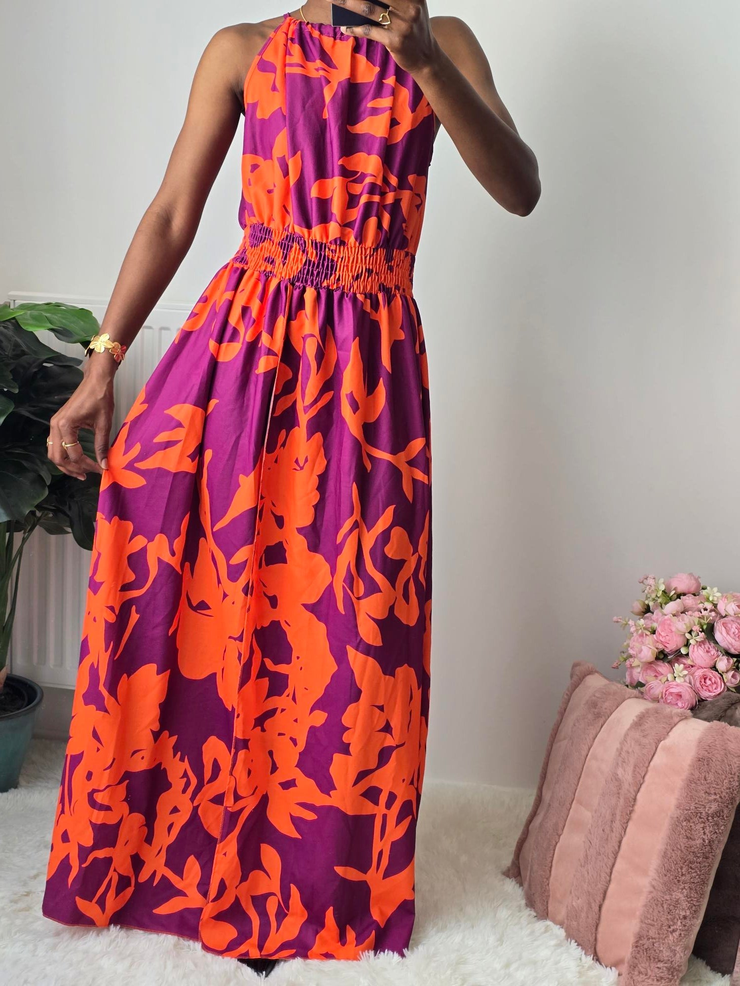 Robe longue fluide col halter ✦ Imprimé violet & orange La Chica