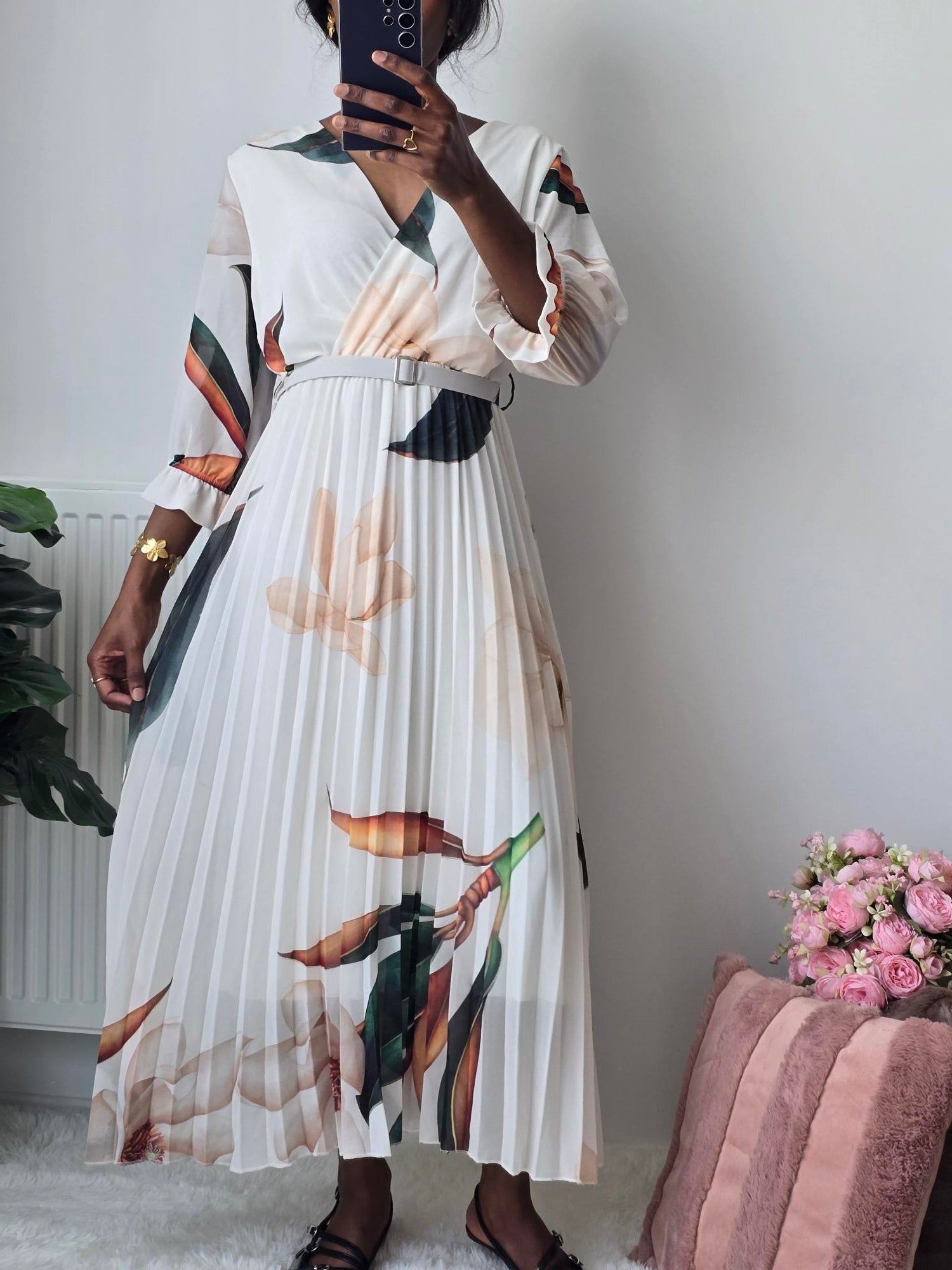 Robe plissée fluide à ceinture faite main ✦ Blanc cassé imprimé floral La Chica