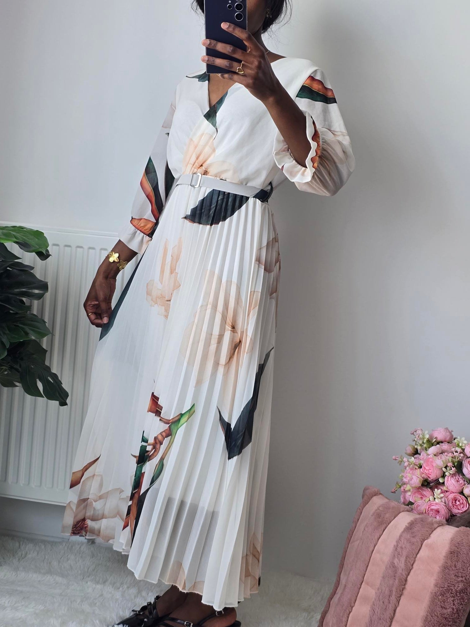 Robe plissée fluide à ceinture faite main ✦ Blanc cassé imprimé floral La Chica