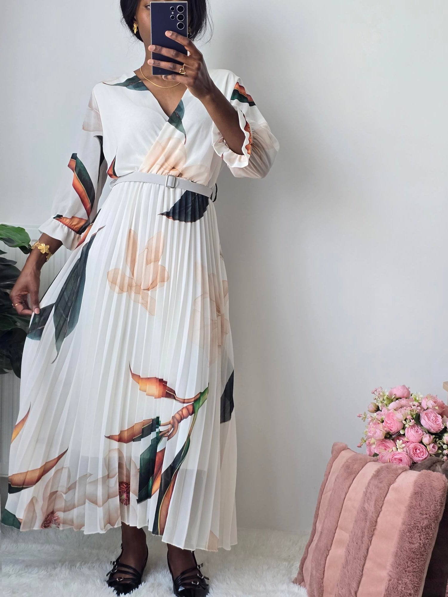 Robe plissée fluide à ceinture faite main ✦ Blanc cassé imprimé floral La Chica