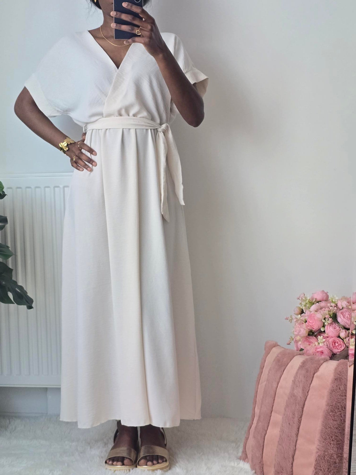 Robe longue plissée beige ✦ Élégance intemporelle & raffinement discret La Chica