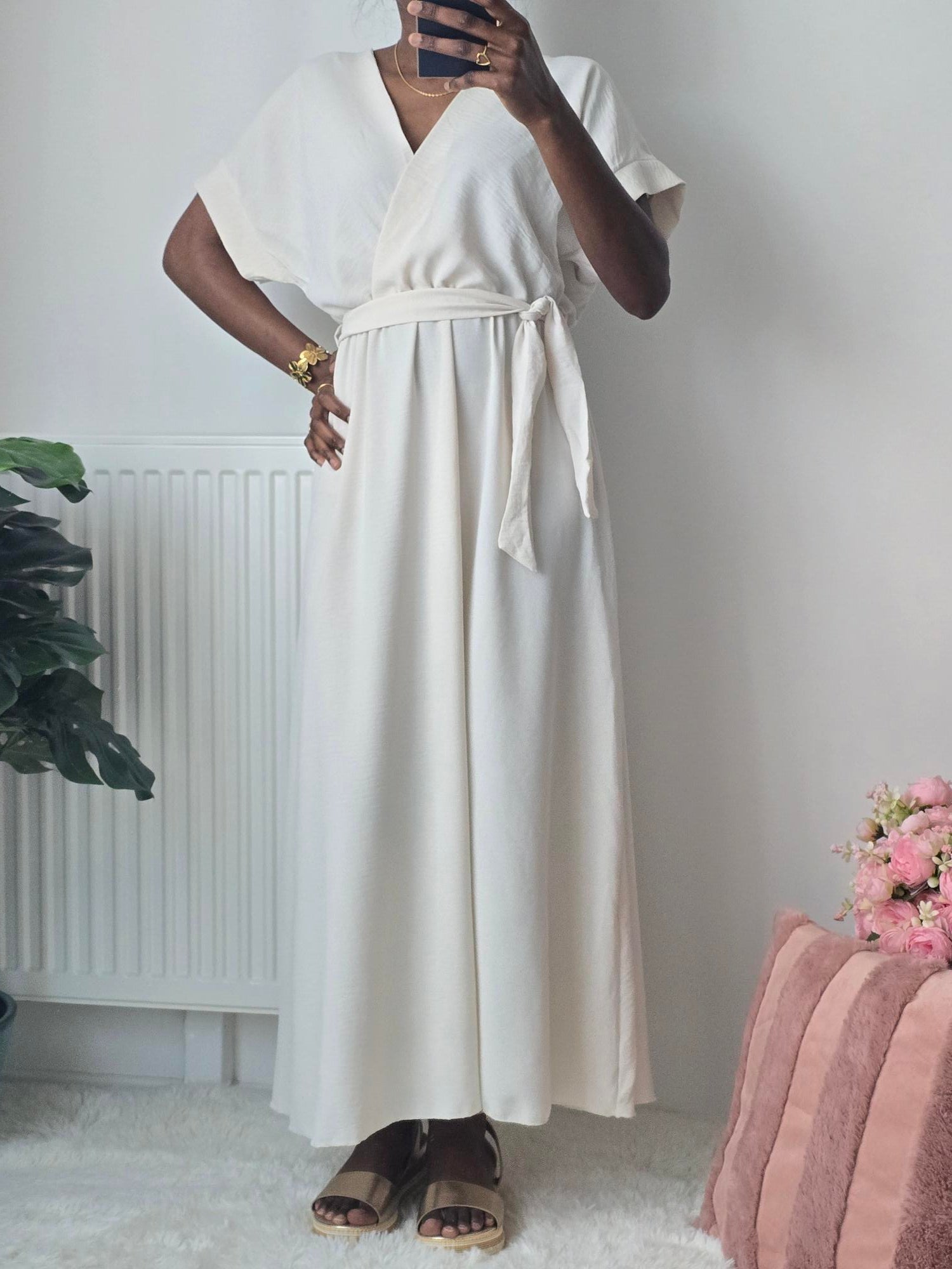 Robe longue plissée beige ✦ Élégance intemporelle & raffinement discret La Chica