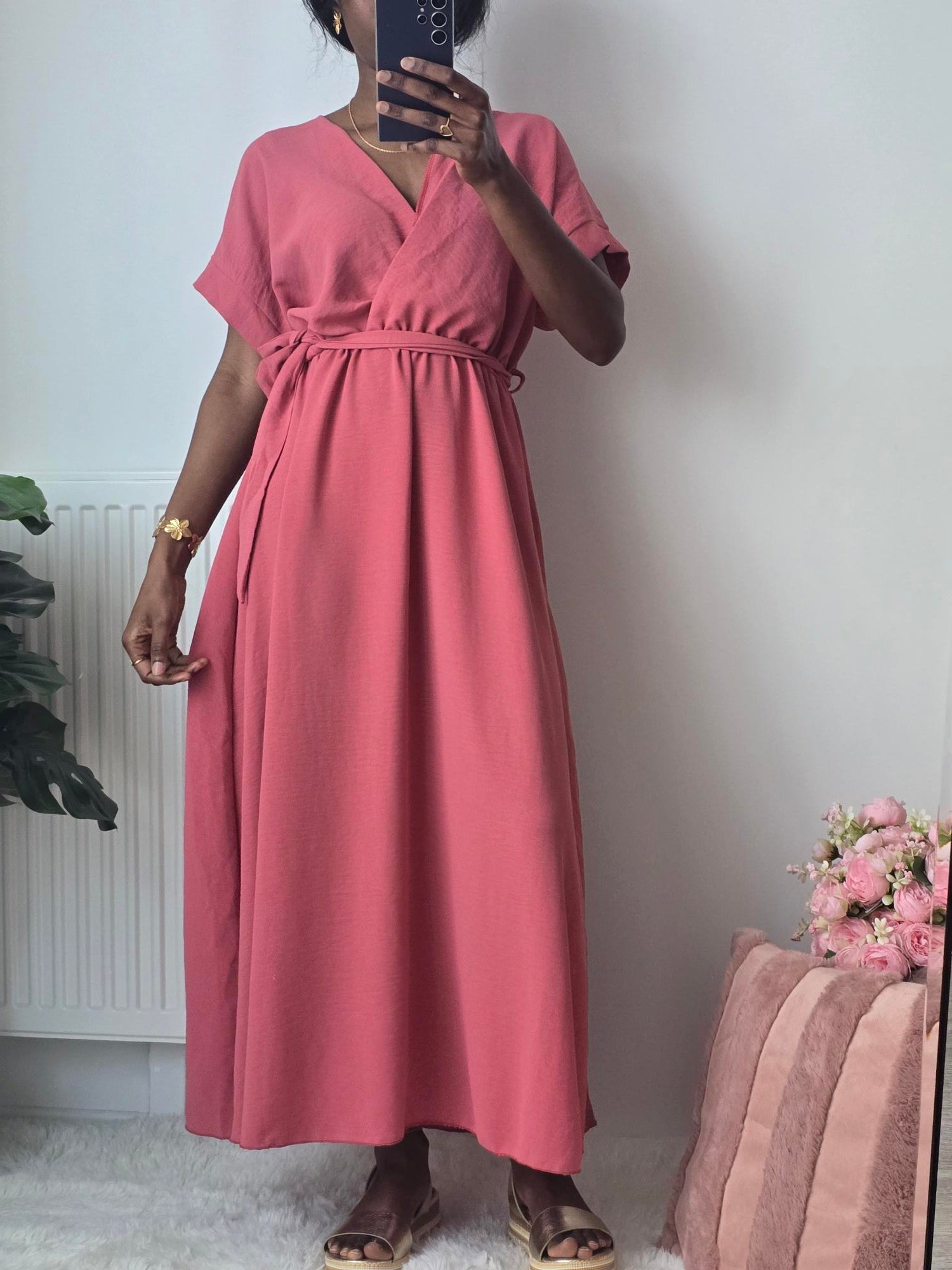 Robe longue plissée fuchsia pâle ✦ Élégance intense & silhouette sublimée La Chica