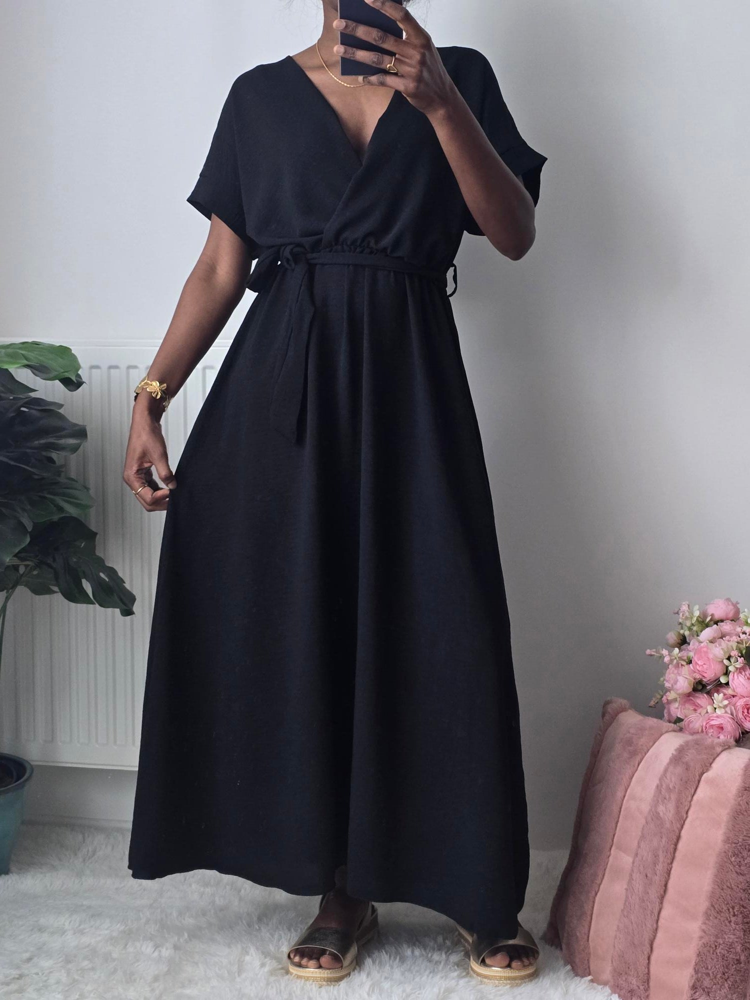 Robe longue drapée noire ✦ Glamour envoûtant & ligne épurée La Chica