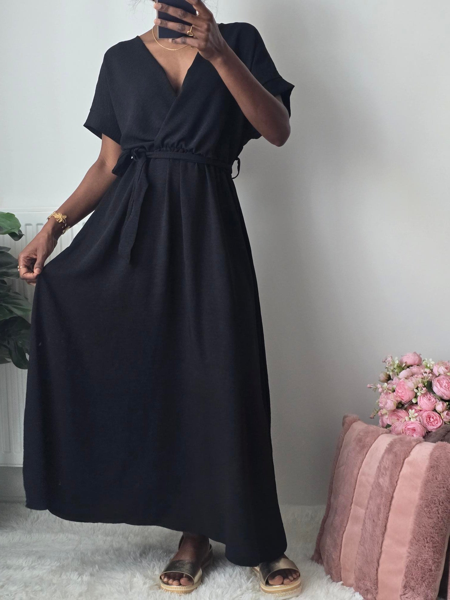 Robe longue drapée noire ✦ Glamour envoûtant & ligne épurée La Chica