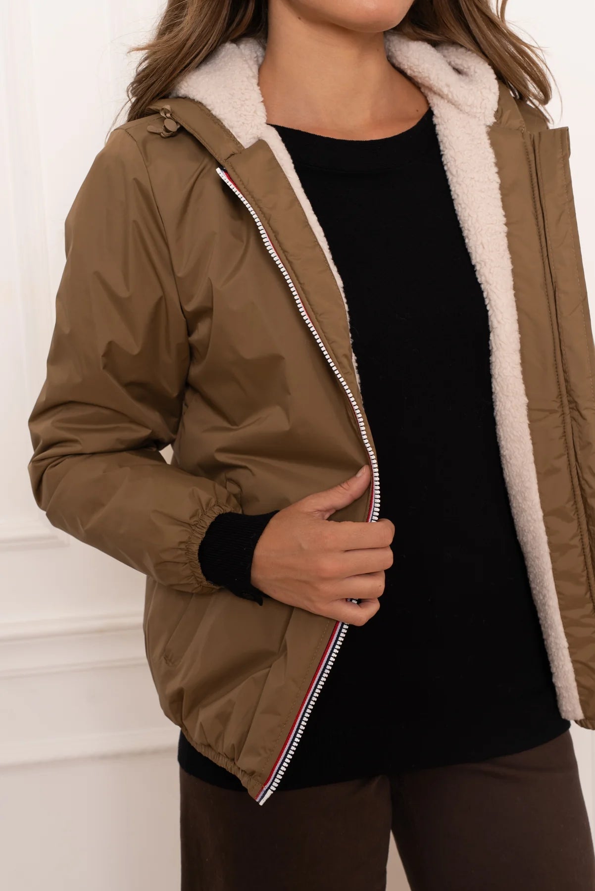 Imperméable camel vue de dos femme – La Chica