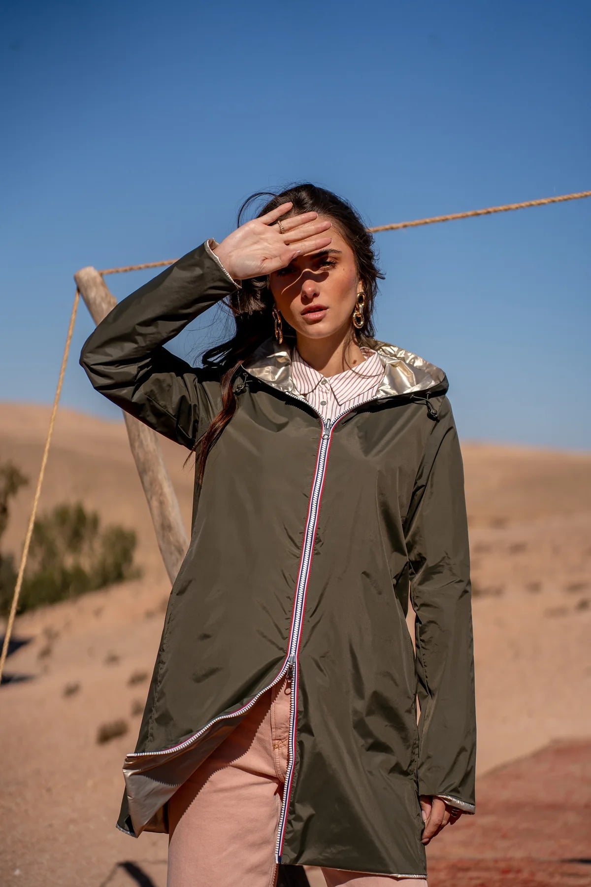 MANTEAU IMPERMEABLE LONG LEGER REVERSIBLE  KAKI DORE LAURA JO La Chica