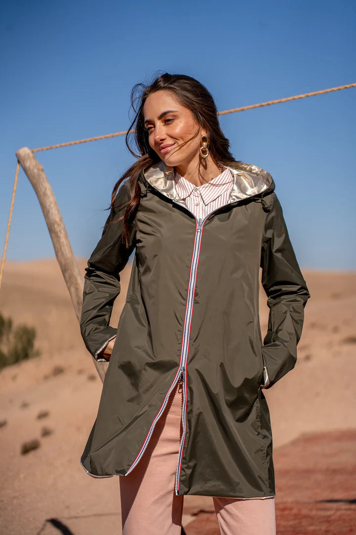 MANTEAU IMPERMEABLE LONG LEGER REVERSIBLE  KAKI DORE LAURA JO La Chica
