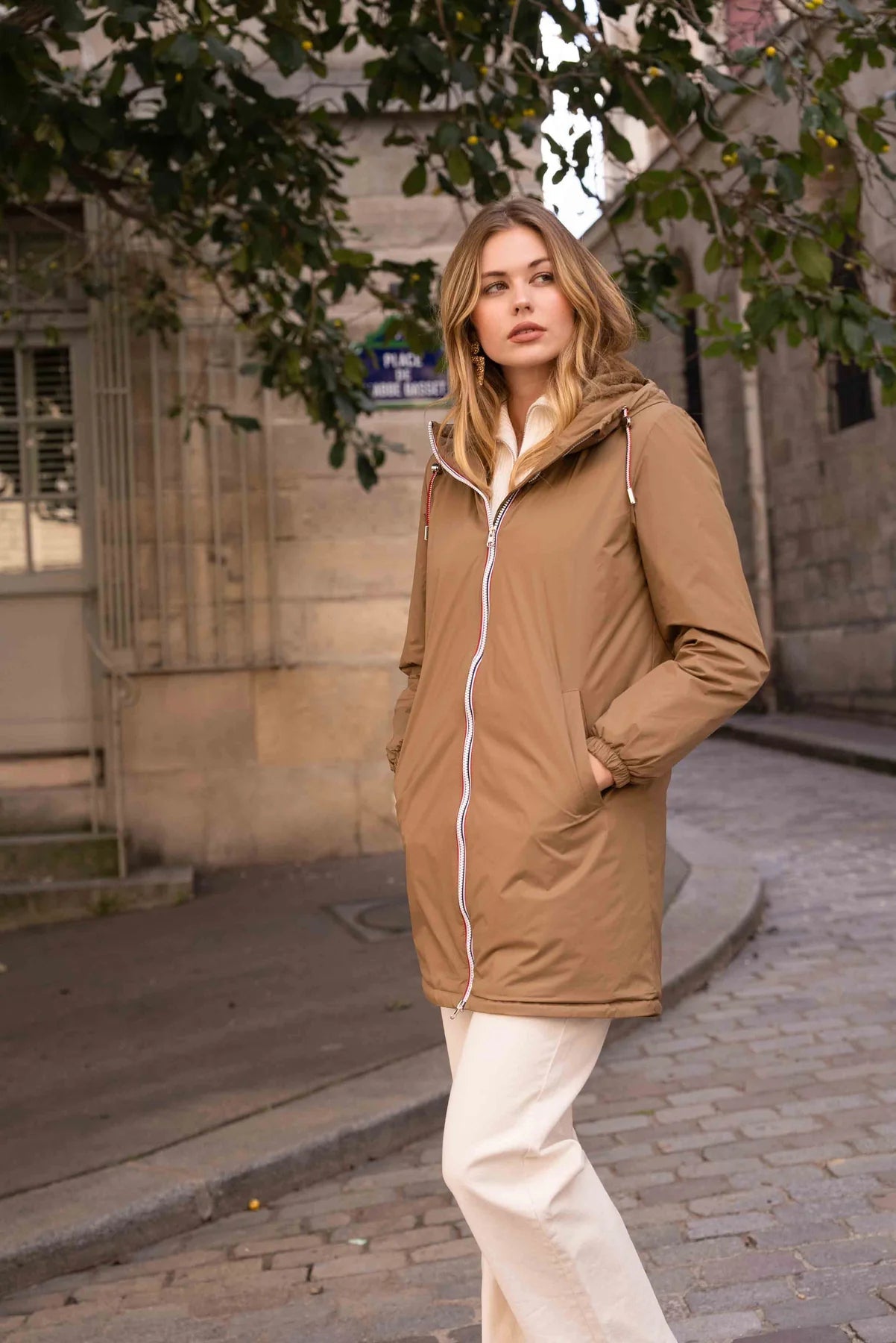 IMPERMEABLE LONG FOURRE AVEC CORDONS CAMEL La Chica