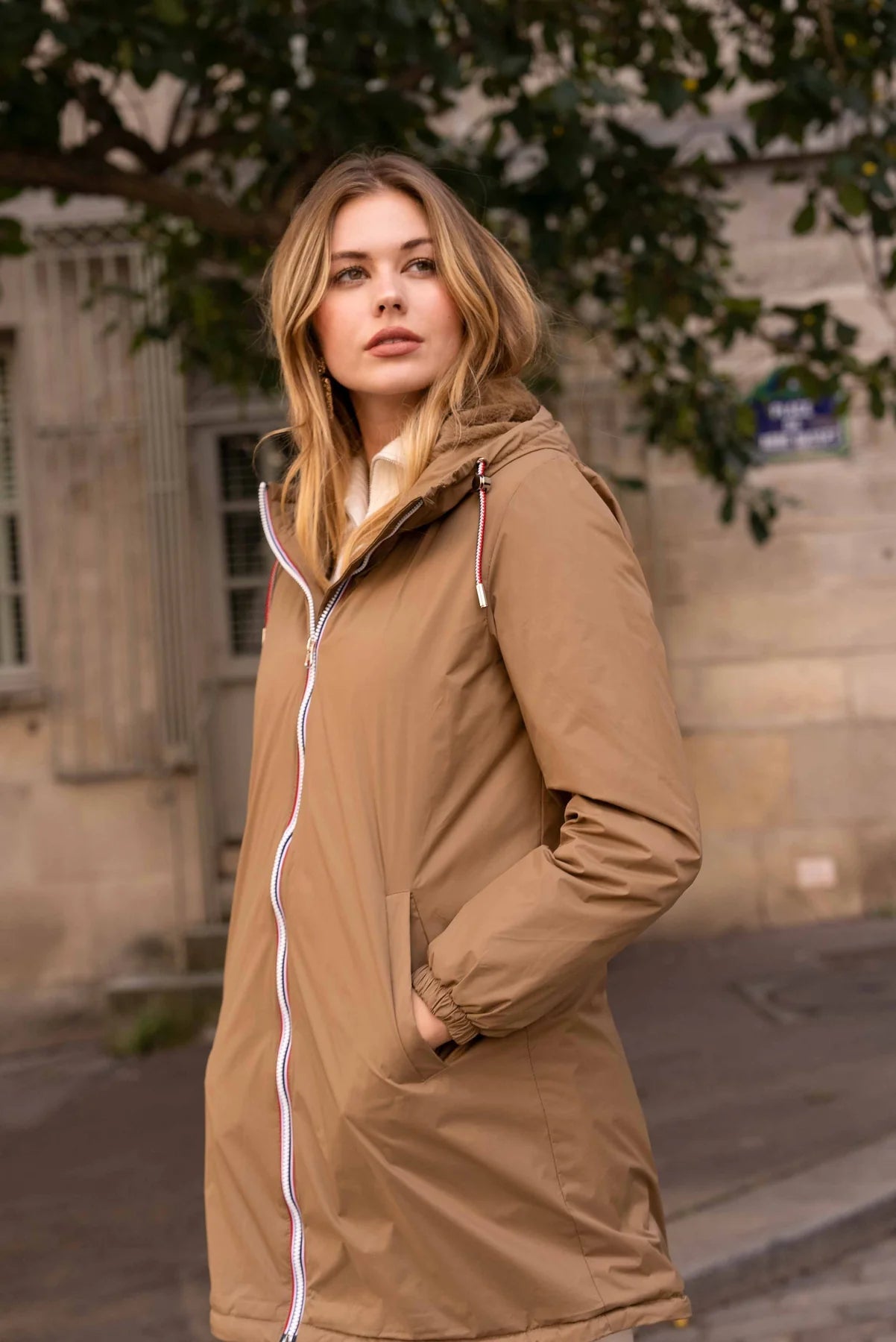 IMPERMEABLE LONG FOURRE AVEC CORDONS CAMEL La Chica