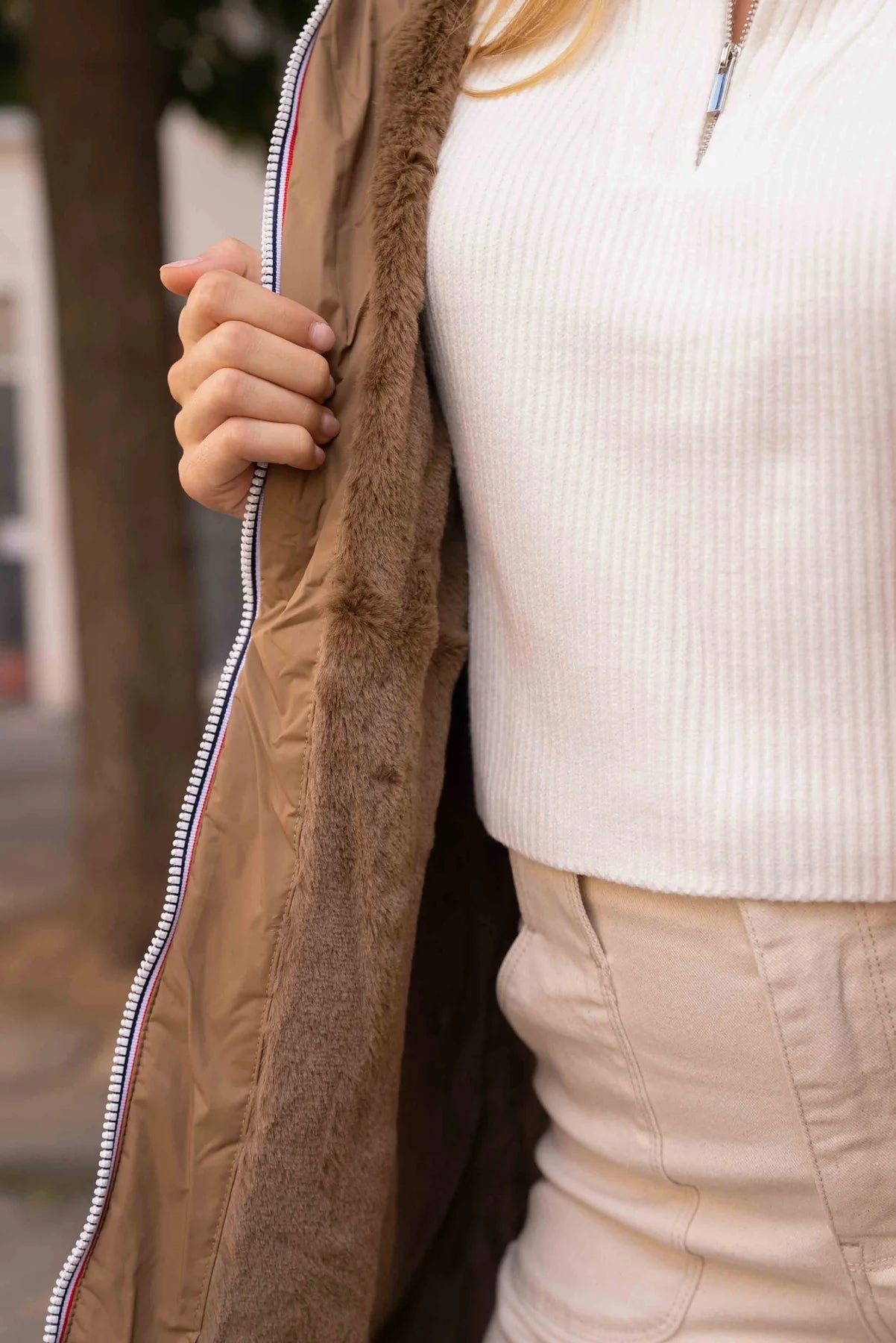 IMPERMEABLE LONG FOURRE AVEC CORDONS CAMEL La Chica