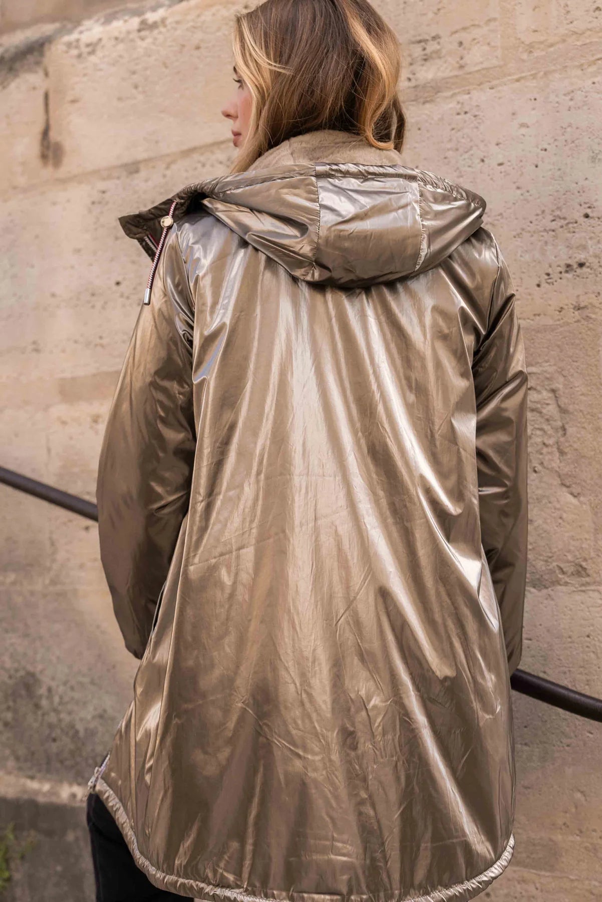 IMPERMEABLE LONG FOURRE AVEC CORDONS BRONZE La Chica