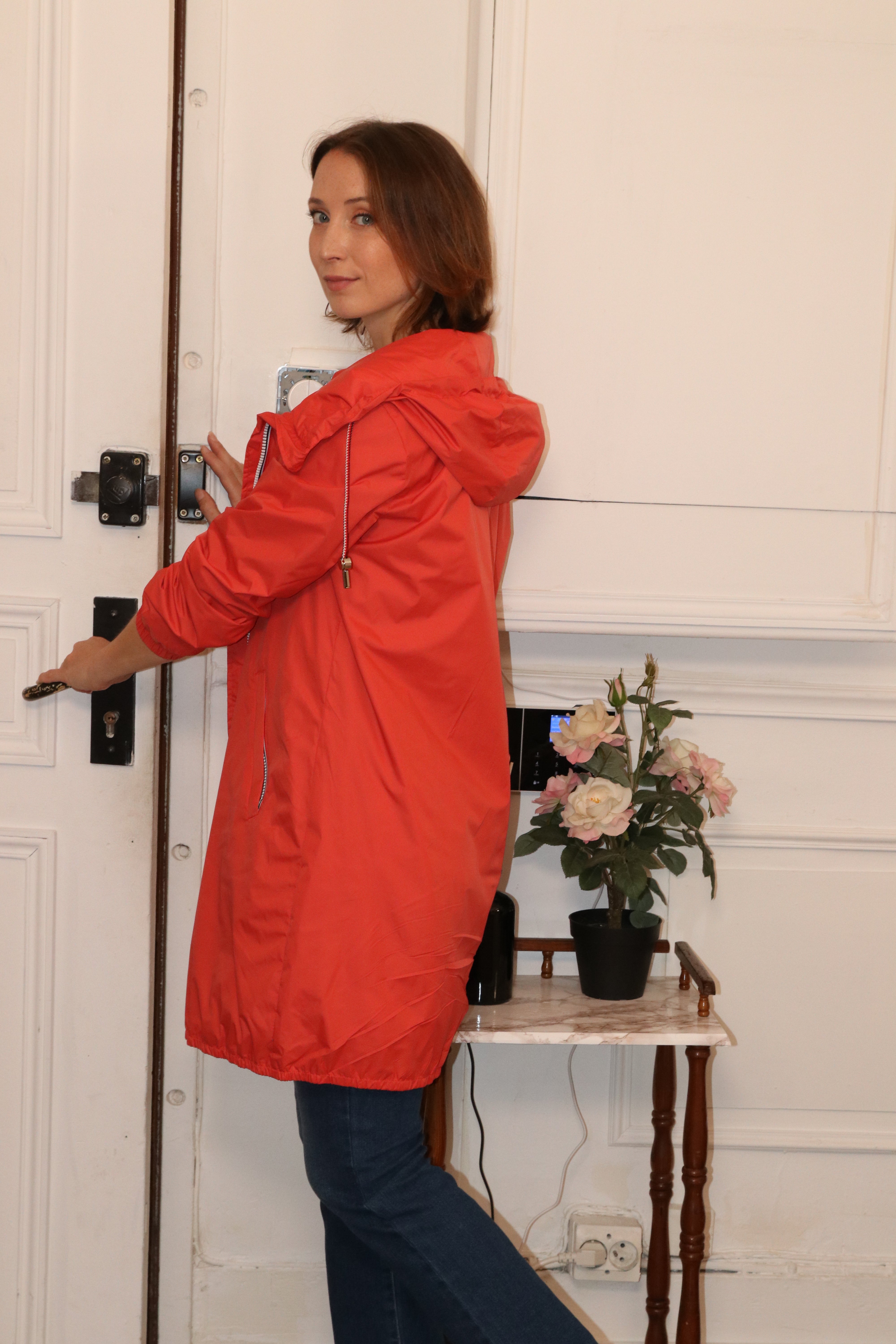 IMPERMEABLE LEGER LONG LAURA JO ROUGE CORAIL