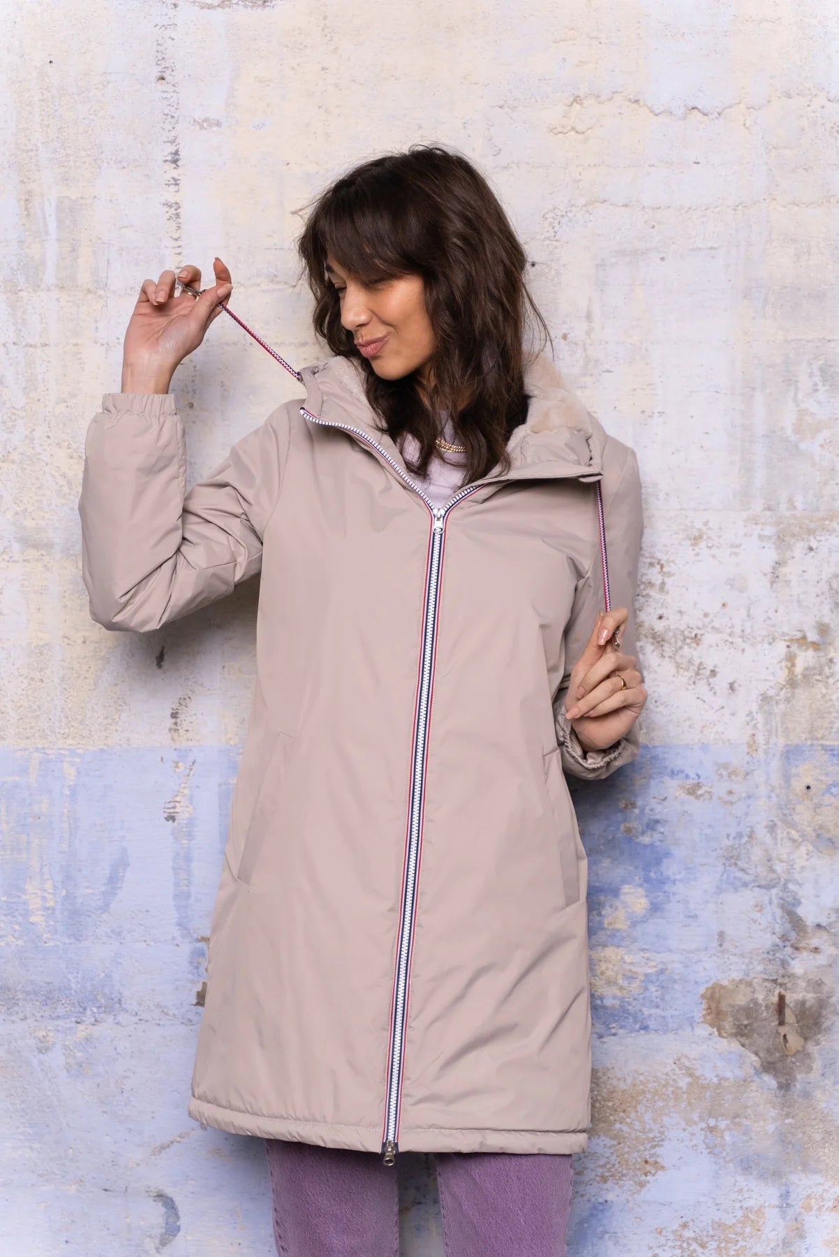 IMPERMEABLE LONG FOURRE AVEC CORDONS BEIGE La Chica