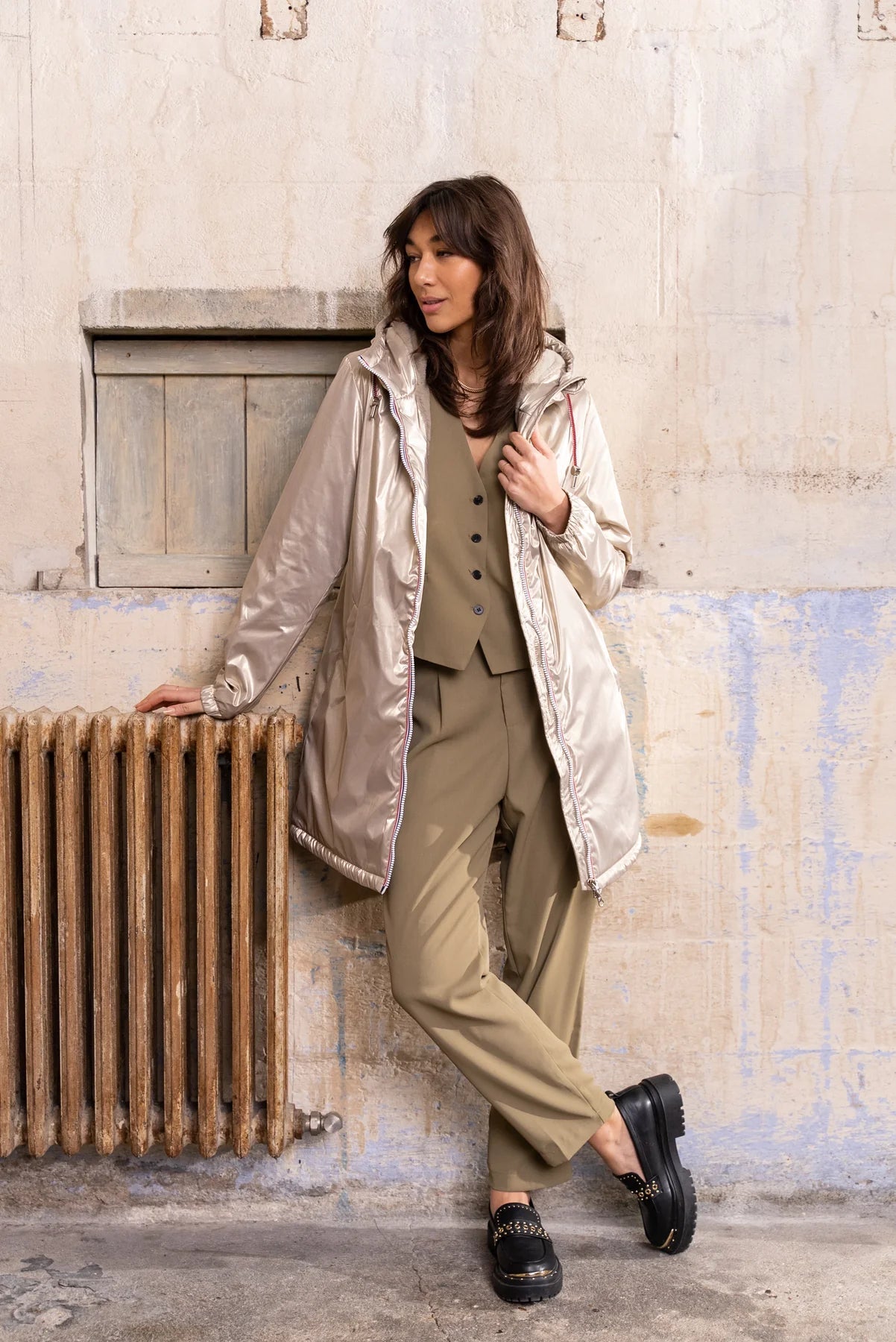 IMPERMEABLE LONG FOURRE AVEC CORDONS DORE La Chica