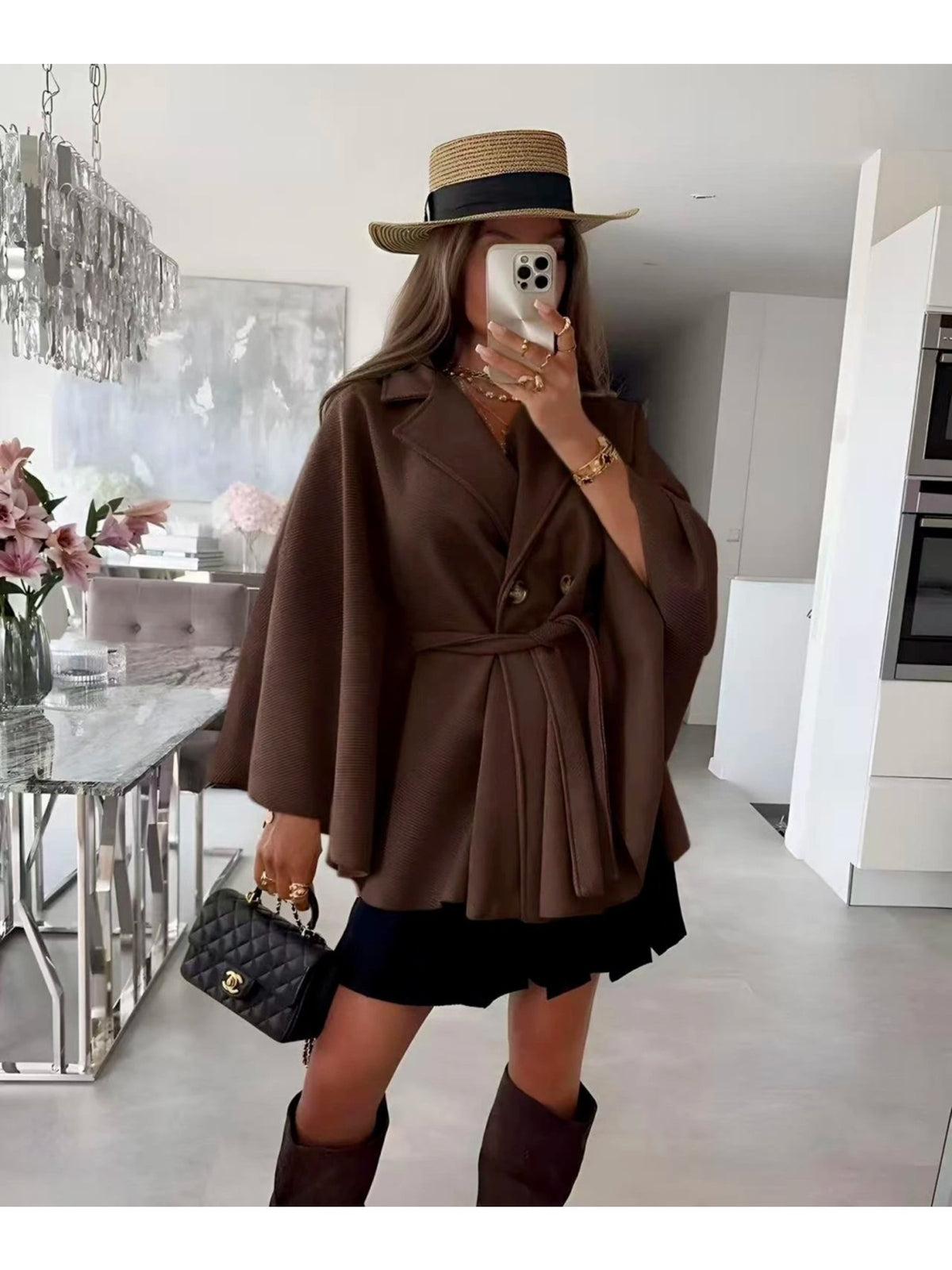 Cape blazer ceinturée à double boutonnage marron foncé pour femme, La Chica