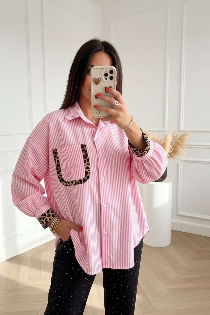 Chemise Oversize ✦ Rayures Rose & Blanc ✦ Détails Léopard ✦ Élégance Audacieuse La Chica