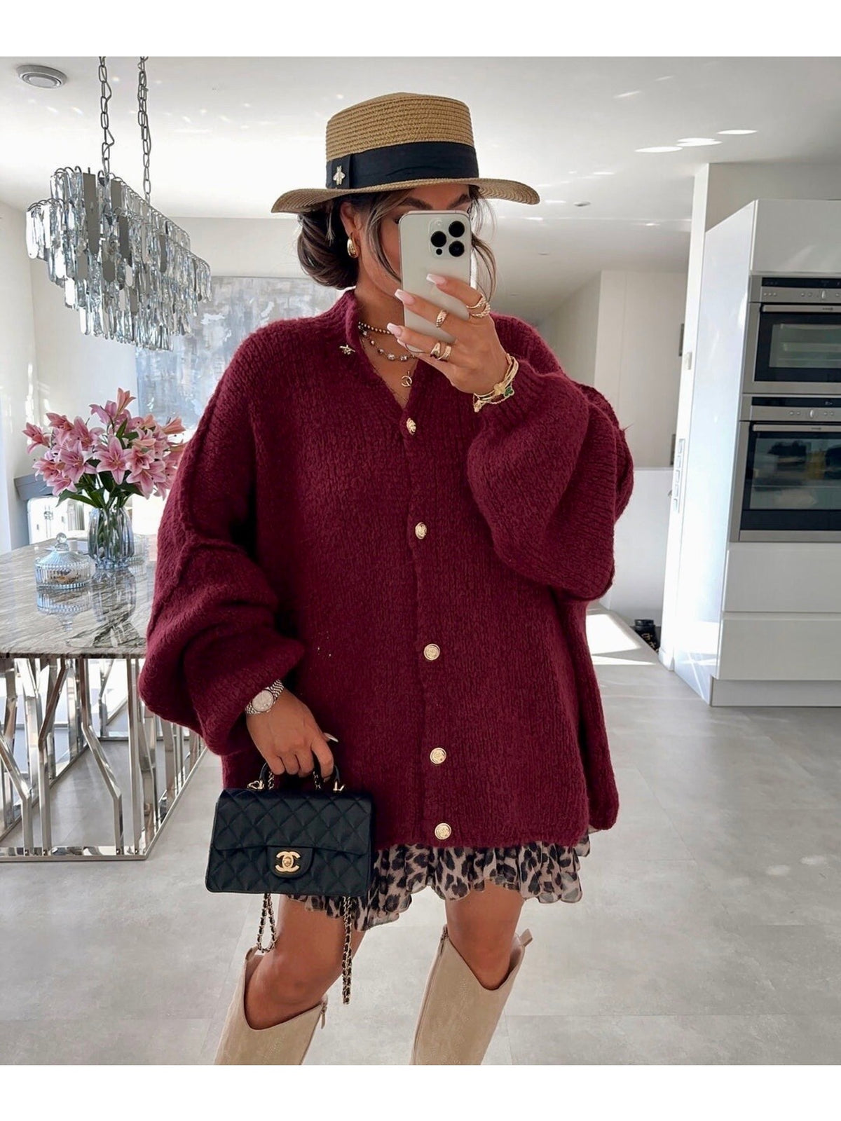 Gilet oversize laine en maille douce à manches ballon et boutons dorés bordeaux pour femme, La Chica