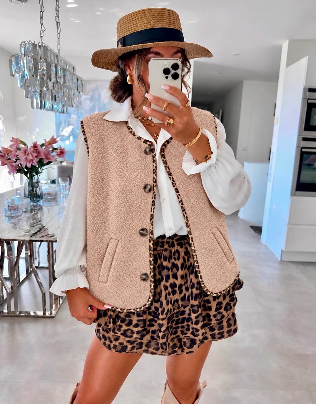 Gilet teddy sans manches à liseré léopard beige pour femme – La Chica
