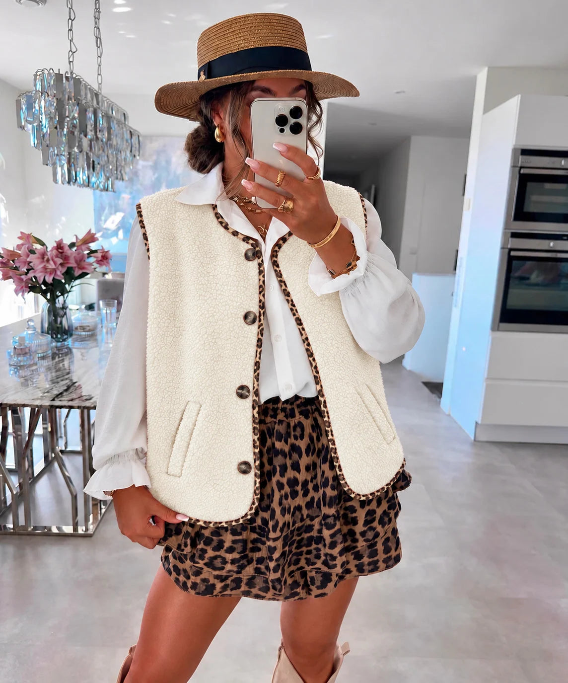Gilet teddy sans manches à liseré léopard blanc pour femme – La Chica