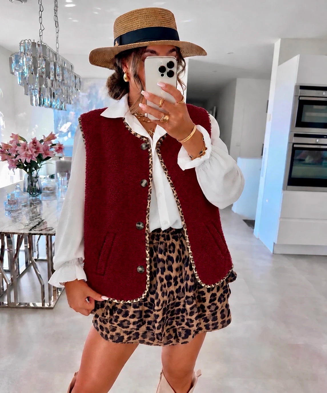 Gilet teddy sans manches à liseré léopard bordeaux pour femme – La Chica