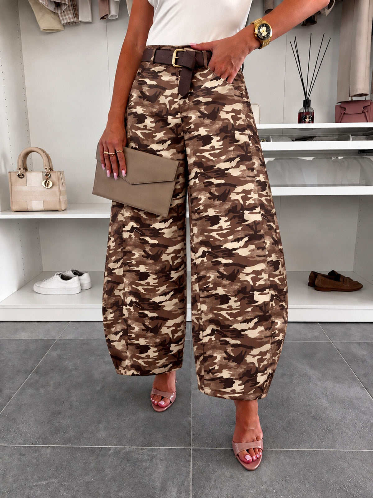 Pantalon ballon camouflage avec ceinture et poches taille élastique marron pour femme, La Chica