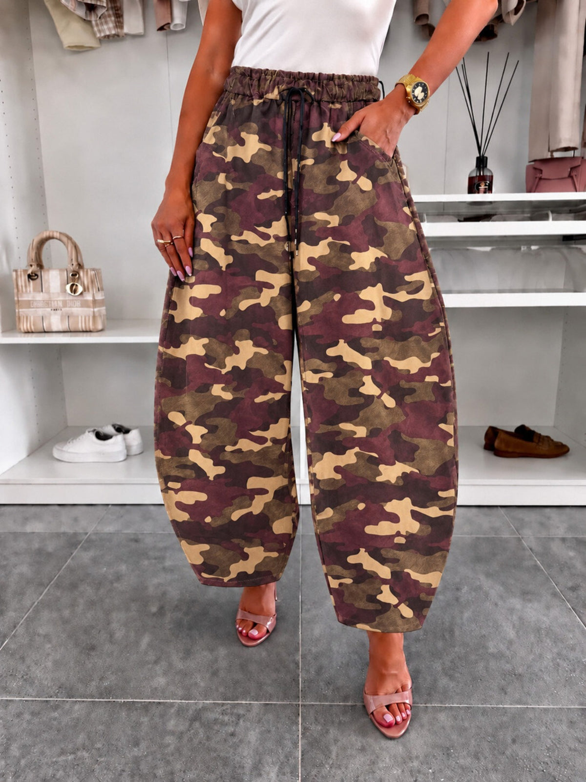 Pantalon ballon en suédine imprimé camouflage taille élastiquée marron foncé pour femme, La Chica