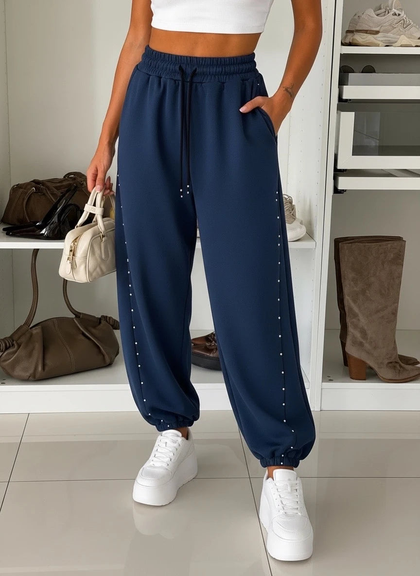 Pantalon jogging à détails cloutés marine pour femme – La Chica