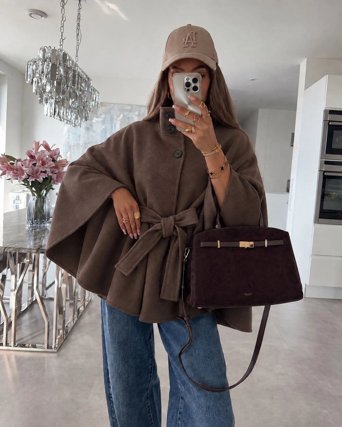 Poncho cape ample à col montant et ceinture marron foncé pour femme – La Chica