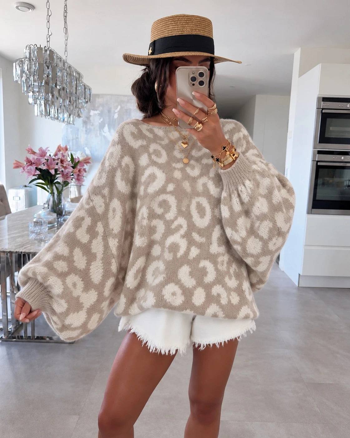 Pull motif léopard à manches chauve-souris beige pour femme – La Chica