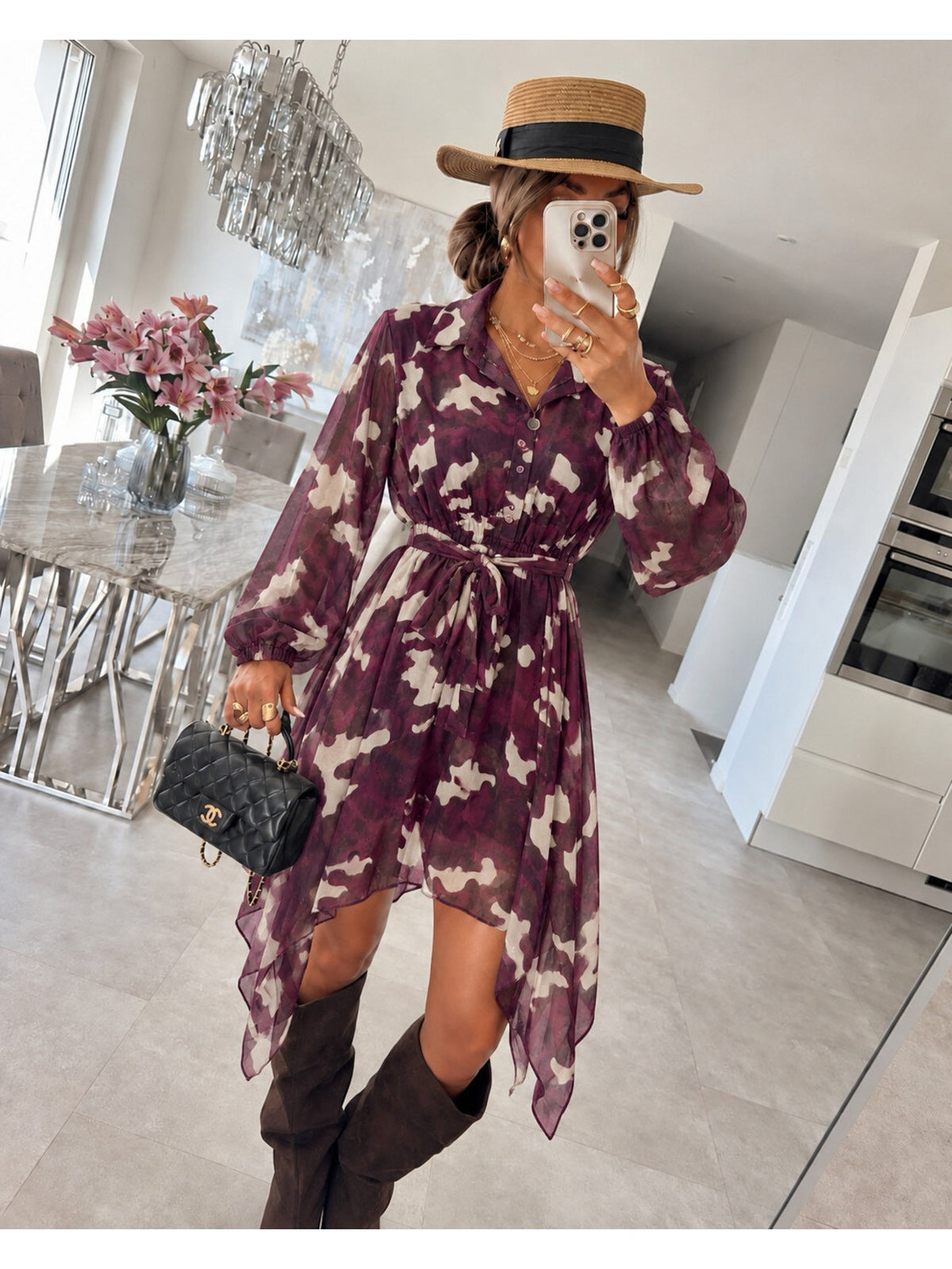 Robe chemise imprimée camouflage asymétrique avec ceinture bordeaux pour femme, La Chica