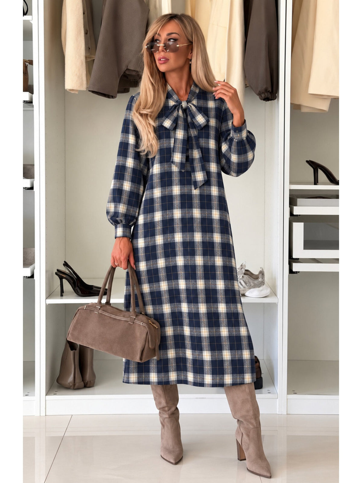 Robe longue effet flanelle à carreaux et col lavallière marine pour femme, La Chica