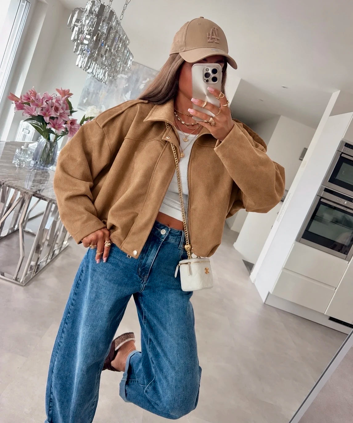 Veste bomber oversize en suédine camel pour femme – La Chica – vue 1