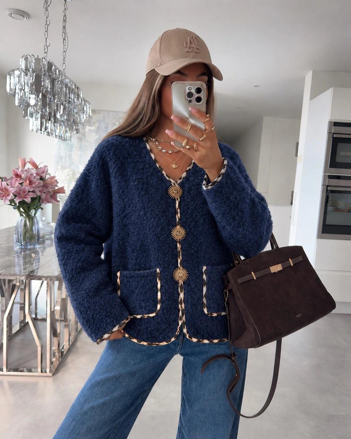 Veste bouclette à bordures léopard et boutons bijoux dorés marine pour femme – La Chica