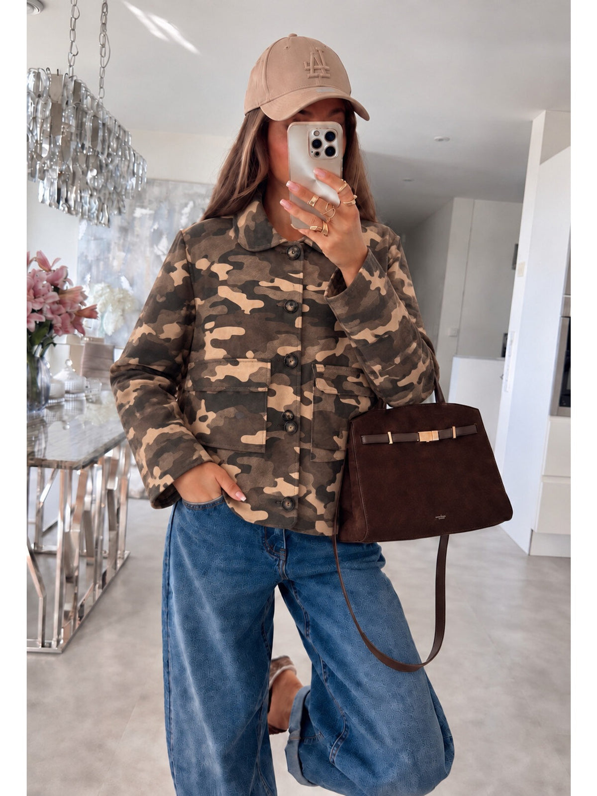 Veste chemise en suédine imprimé camouflage détail poches marron foncé pour femme, La Chica