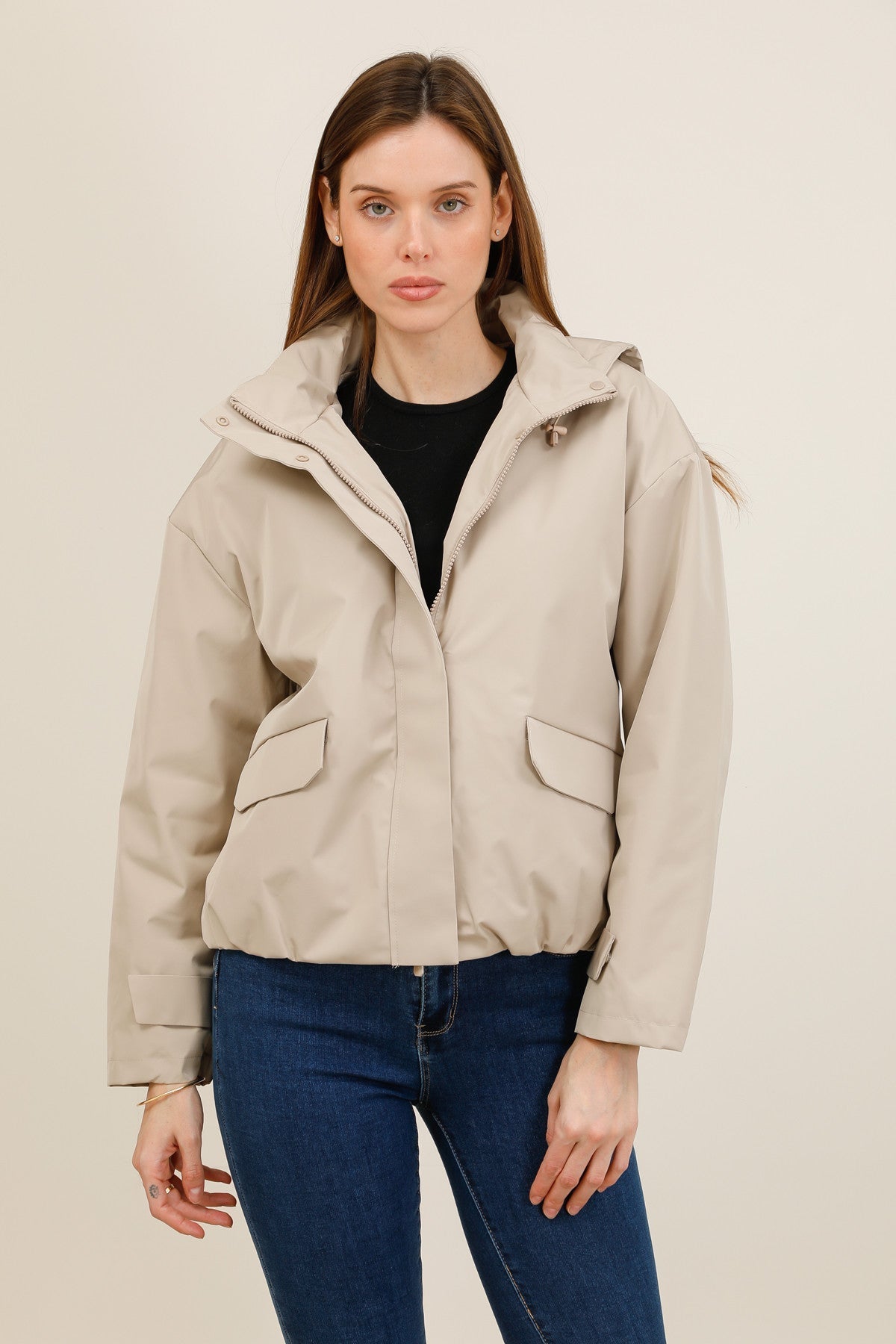 Veste imperméable courte mi-saison à capuche amovible beige pour femme – vue 2