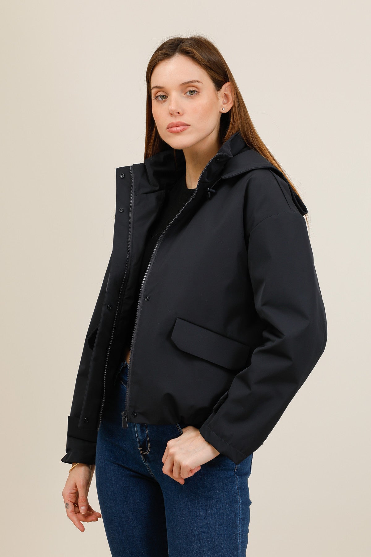 Veste imperméable courte mi-saison à capuche amovible marine pour femme – vue 2