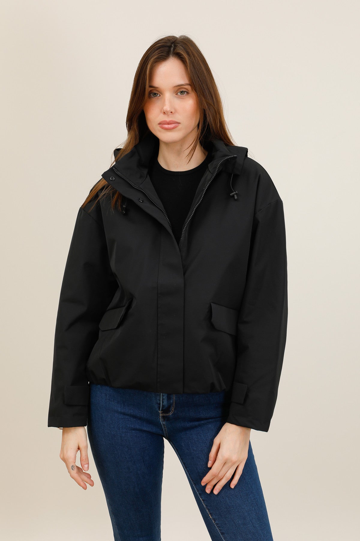 Veste imperméable courte mi-saison à capuche amovible noir pour femme – vue 2