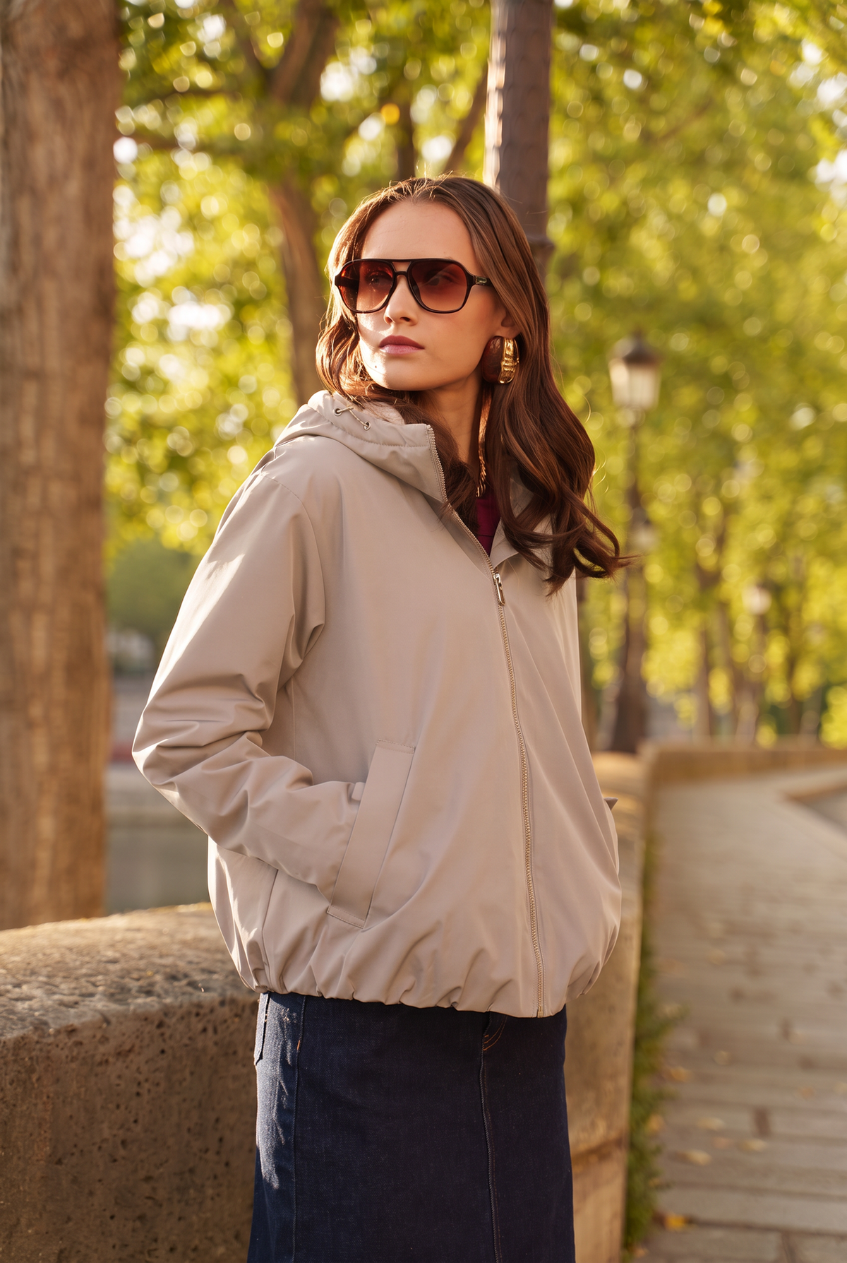 Veste imperméable fourrée à capuche beige pour femme – vue 3