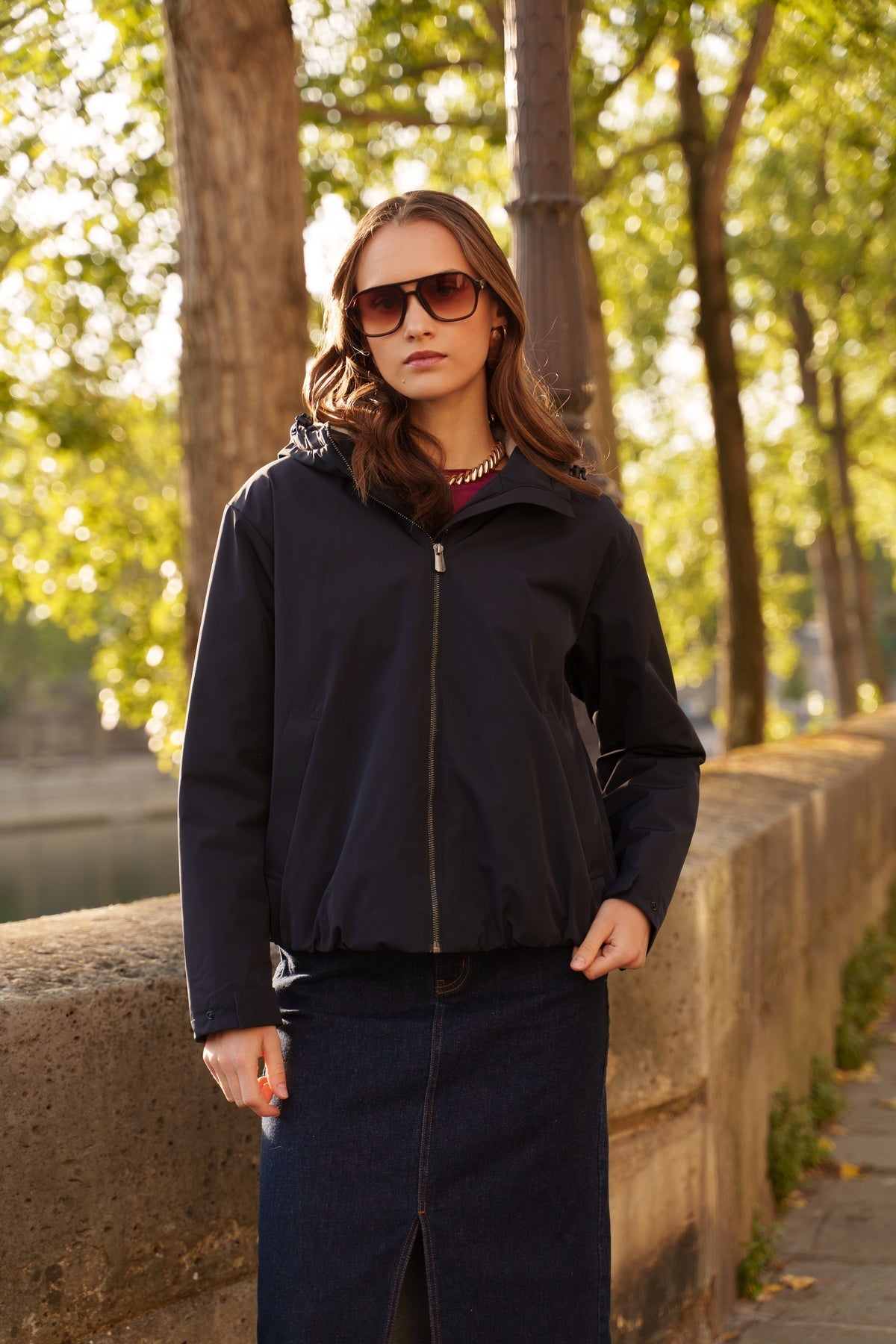 Veste imperméable fourrée à capuche marine pour femme – vue 2