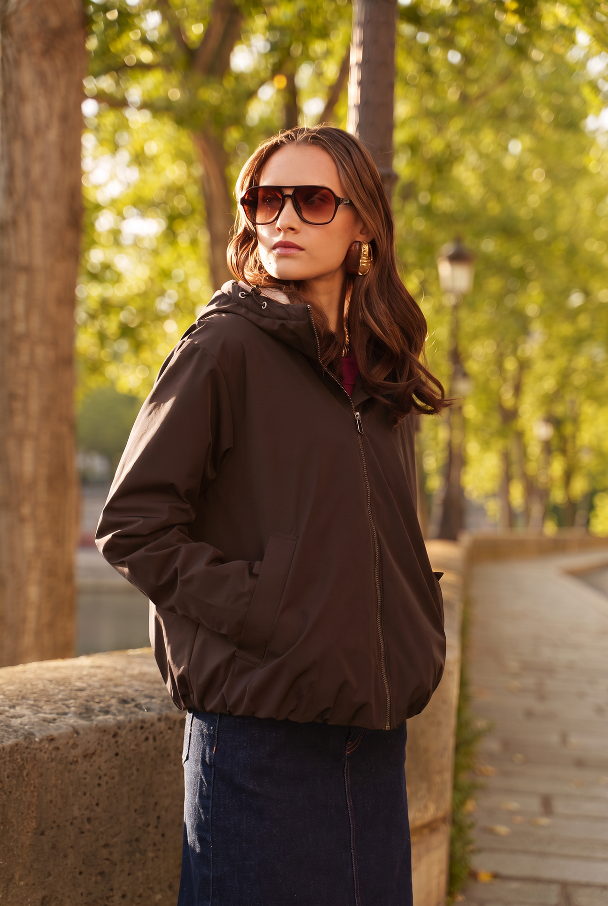 Veste imperméable fourrée à capuche marron chocolat pour femme – vue 3