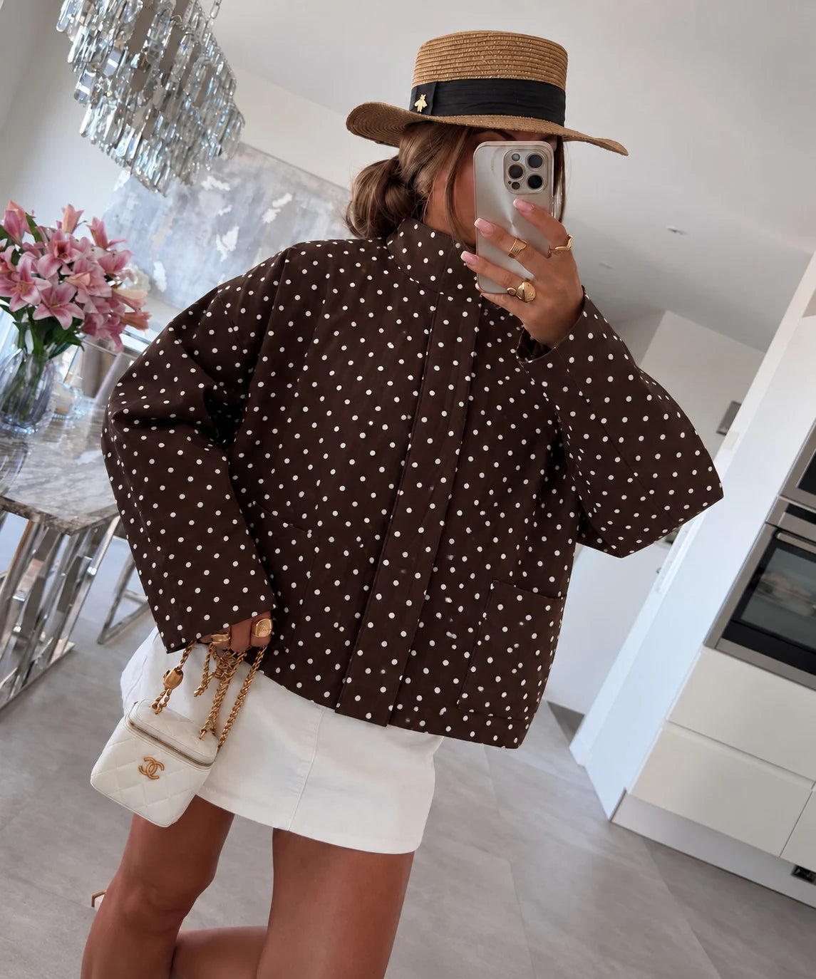 Veste oversize zippée à pois marron foncé pour femme – La Chica – vue 3