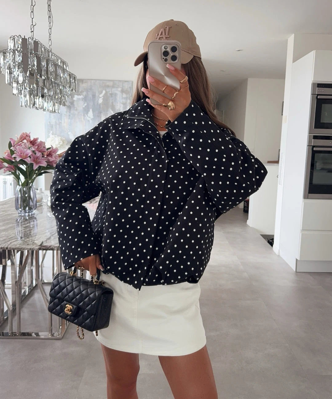 Veste oversize zippée à pois noir pour femme – La Chica – vue 2